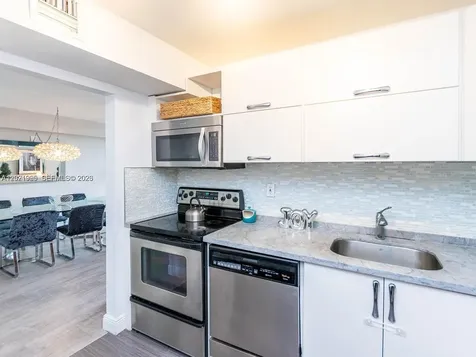3701 N Country Club Drive Aventura FL 33180