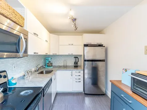 3701 N Country Club Drive Aventura FL 33180