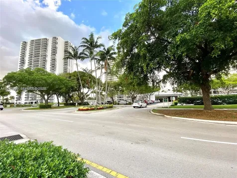 3701 N Country Club Drive Aventura FL 33180
