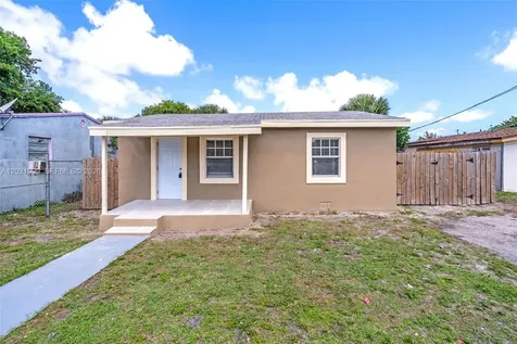 1660 W 26th Street Riviera Beach FL 33404