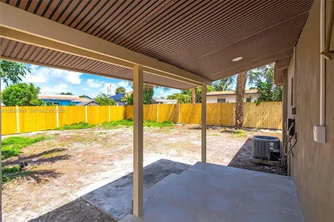 1660 W 26th Street Riviera Beach FL 33404
