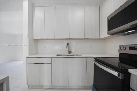 630 W 72nd Place Hialeah FL 33014