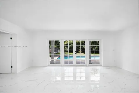 630 W 72nd Place Hialeah FL 33014
