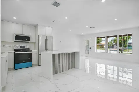 630 W 72nd Place Hialeah FL 33014