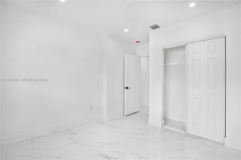 630 W 72nd Place Hialeah FL 33014
