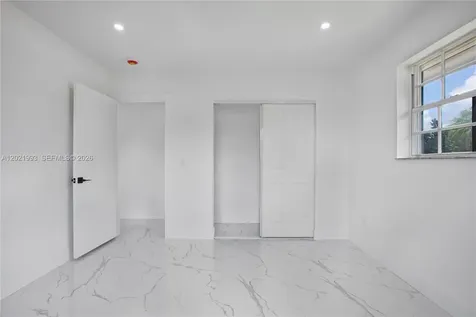 630 W 72nd Place Hialeah FL 33014