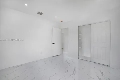 630 W 72nd Place Hialeah FL 33014