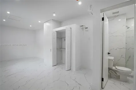 630 W 72nd Place Hialeah FL 33014