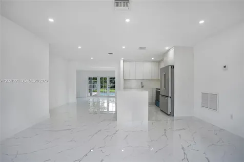 630 W 72nd Place Hialeah FL 33014