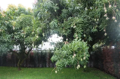 630 W 72nd Place Hialeah FL 33014