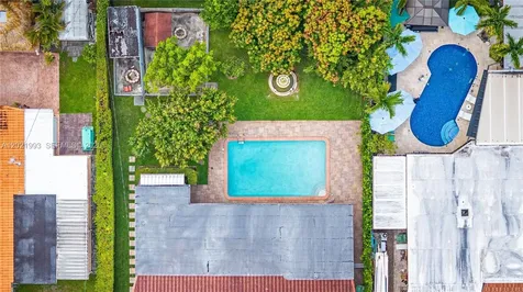 630 W 72nd Place Hialeah FL 33014