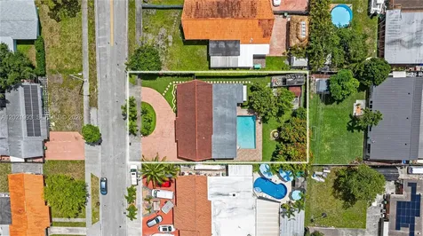 630 W 72nd Place Hialeah FL 33014