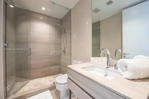 18975 Collins Avenue Sunny Isles Beach FL 33160