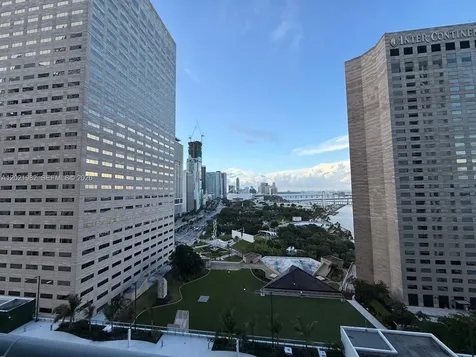 325 S Biscayne Boulevard Miami FL 33131