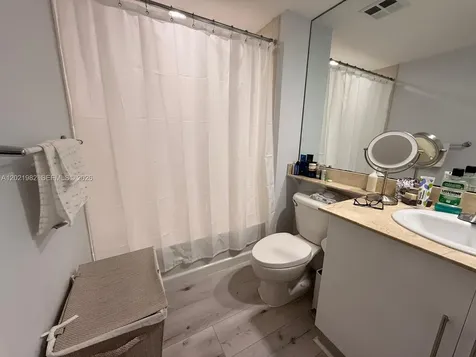 325 S Biscayne Boulevard Miami FL 33131