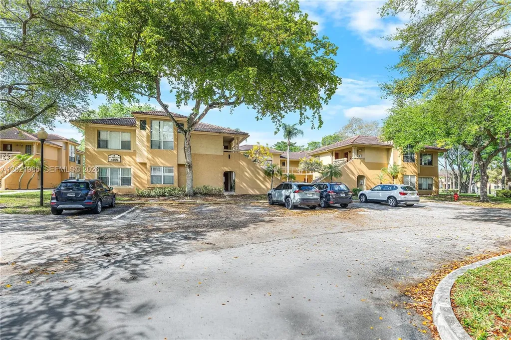 4759 Via Palm Lakes West Palm Beach FL 33417