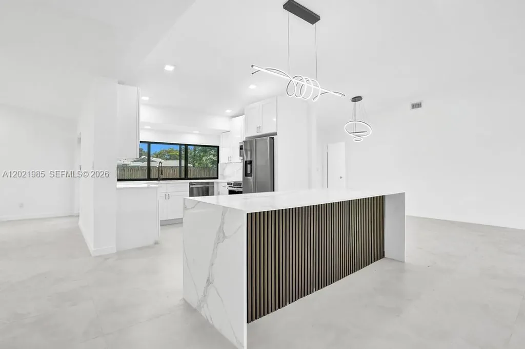 8775 SW 1st Place Coral Springs FL 33071