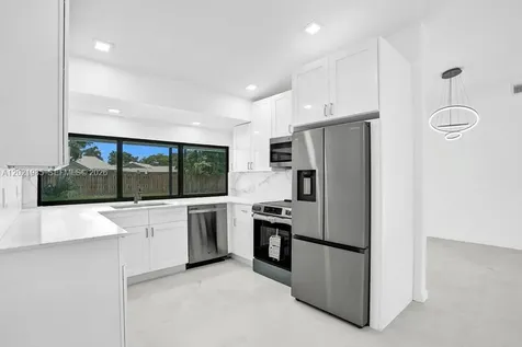8775 SW 1st Place Coral Springs FL 33071