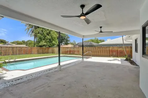 8775 SW 1st Place Coral Springs FL 33071