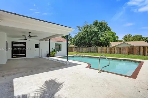 8775 SW 1st Place Coral Springs FL 33071