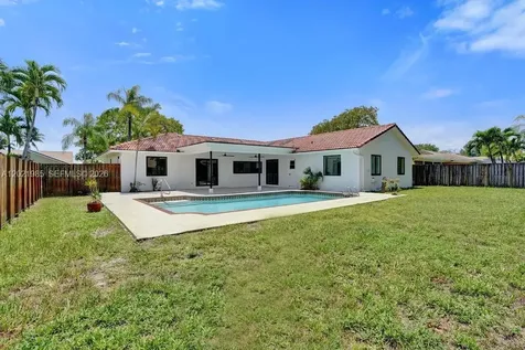 8775 SW 1st Place Coral Springs FL 33071