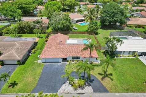 8775 SW 1st Place Coral Springs FL 33071