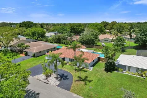 8775 SW 1st Place Coral Springs FL 33071
