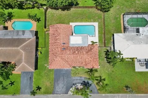 8775 SW 1st Place Coral Springs FL 33071