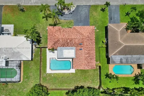 8775 SW 1st Place Coral Springs FL 33071
