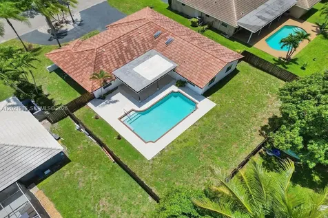 8775 SW 1st Place Coral Springs FL 33071