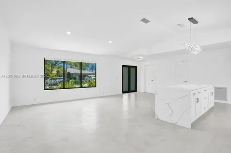 8775 SW 1st Place Coral Springs FL 33071