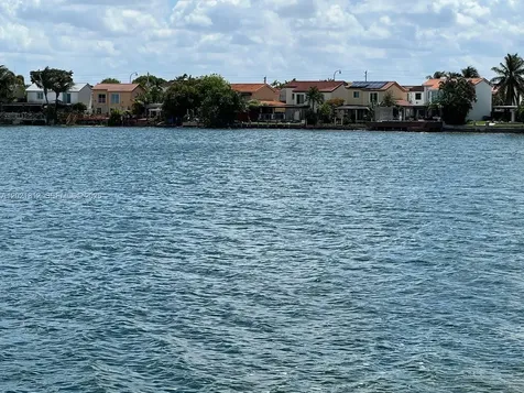 1132 NW 125th Path Miami FL 33182