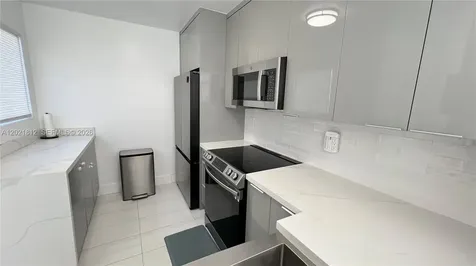 1132 NW 125th Path Miami FL 33182