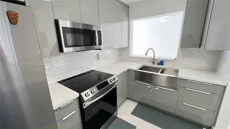 1132 NW 125th Path Miami FL 33182