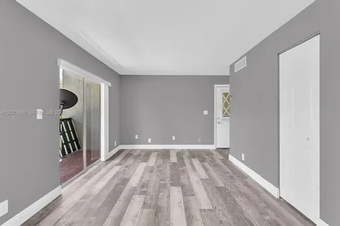 8911 NW 28th Drive Coral Springs FL 33065