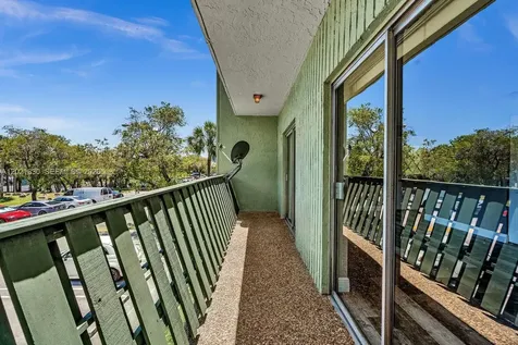 8911 NW 28th Drive Coral Springs FL 33065