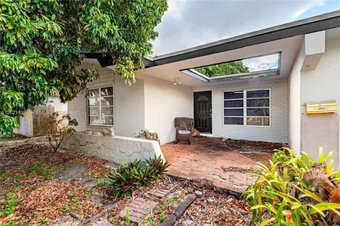 3905 SW 67th Terrace Miramar FL 33023