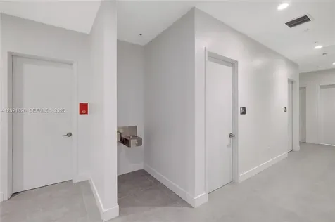 21290 Biscayne Boulevard Aventura FL 33180