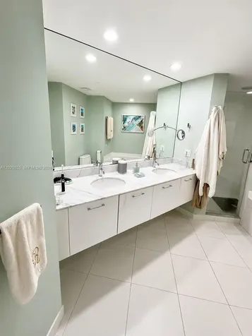55 SE 6th Street Miami FL 33131