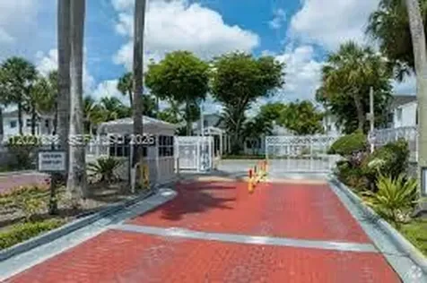 17425 NW 67th Place Hialeah FL 33015