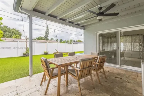 6931 SW 2nd Street Pembroke Pines FL 33023