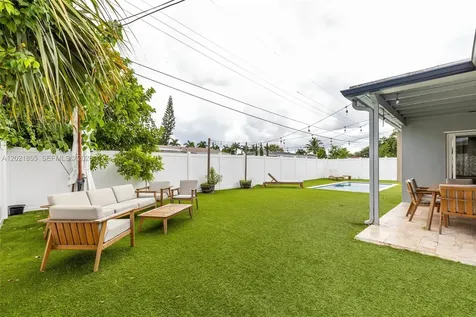 6931 SW 2nd Street Pembroke Pines FL 33023
