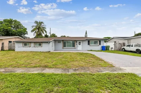 6931 SW 2nd Street Pembroke Pines FL 33023