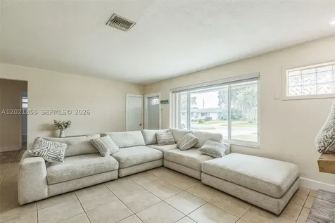 6931 SW 2nd Street Pembroke Pines FL 33023