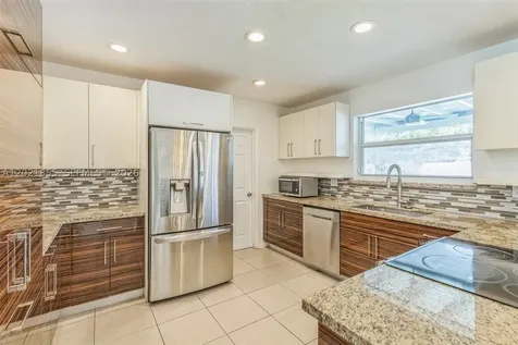 6931 SW 2nd Street Pembroke Pines FL 33023