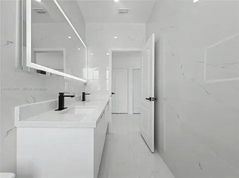 15486 SW 23rd Lane Miami FL 33185