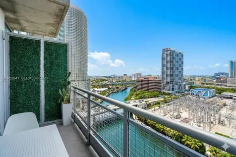 690 SW 1st Court Miami FL 33130