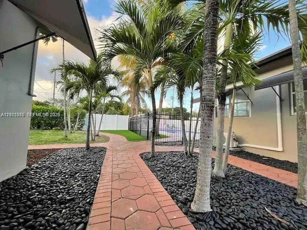 1925 Dewey Street Hollywood FL 33020