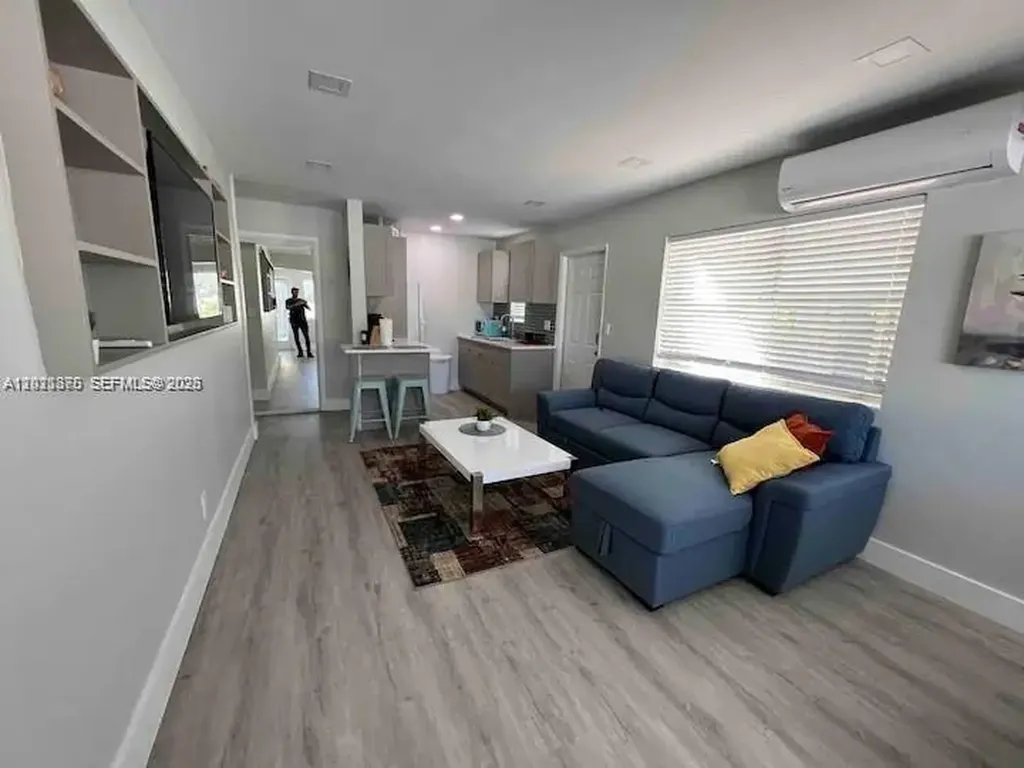 1925 Dewey Street Hollywood FL 33020