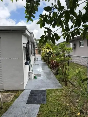 336 E 41st Street Hialeah FL 33013